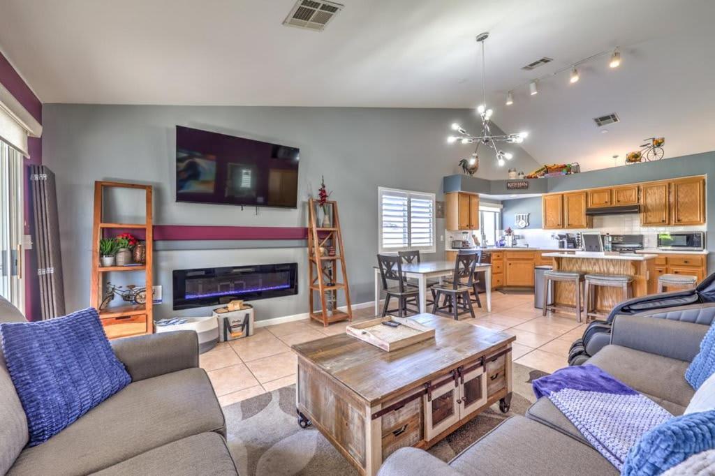 Family Fun For Everyone In Las Vegas- 4 Bedrooms, Billiards, Game Room Henderson Esterno foto