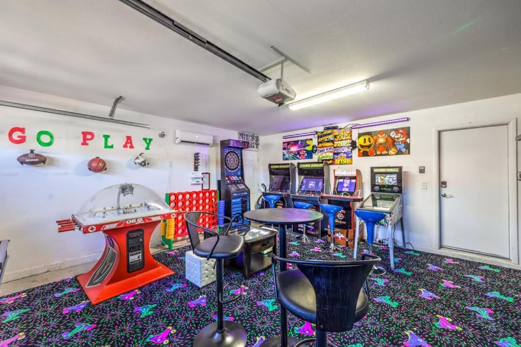 Family Fun For Everyone In Las Vegas- 4 Bedrooms, Billiards, Game Room Henderson Esterno foto
