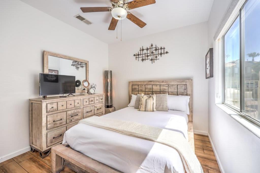 Family Fun For Everyone In Las Vegas- 4 Bedrooms, Billiards, Game Room Henderson Esterno foto
