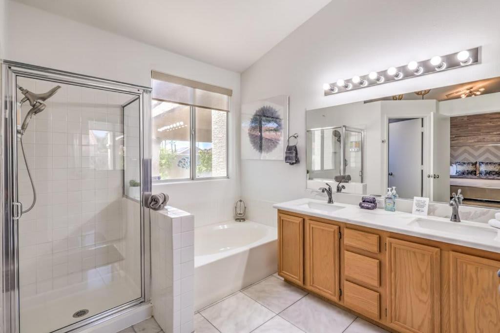 Family Fun For Everyone In Las Vegas- 4 Bedrooms, Billiards, Game Room Henderson Esterno foto