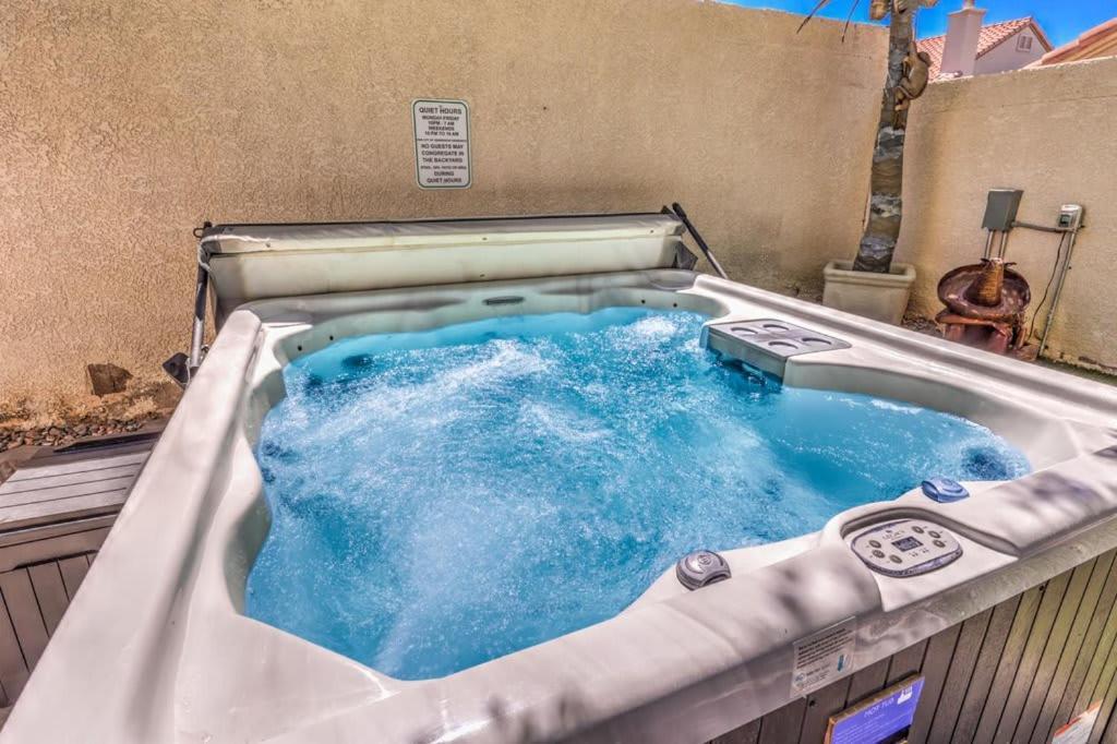 Family Fun For Everyone In Las Vegas- 4 Bedrooms, Billiards, Game Room Henderson Esterno foto