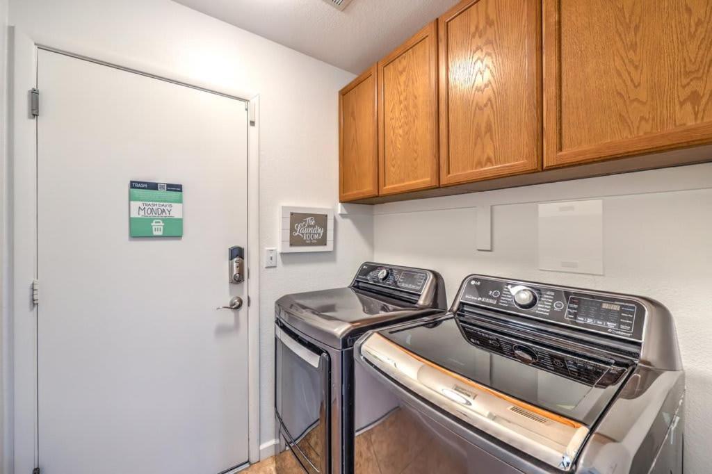 Family Fun For Everyone In Las Vegas- 4 Bedrooms, Billiards, Game Room Henderson Esterno foto