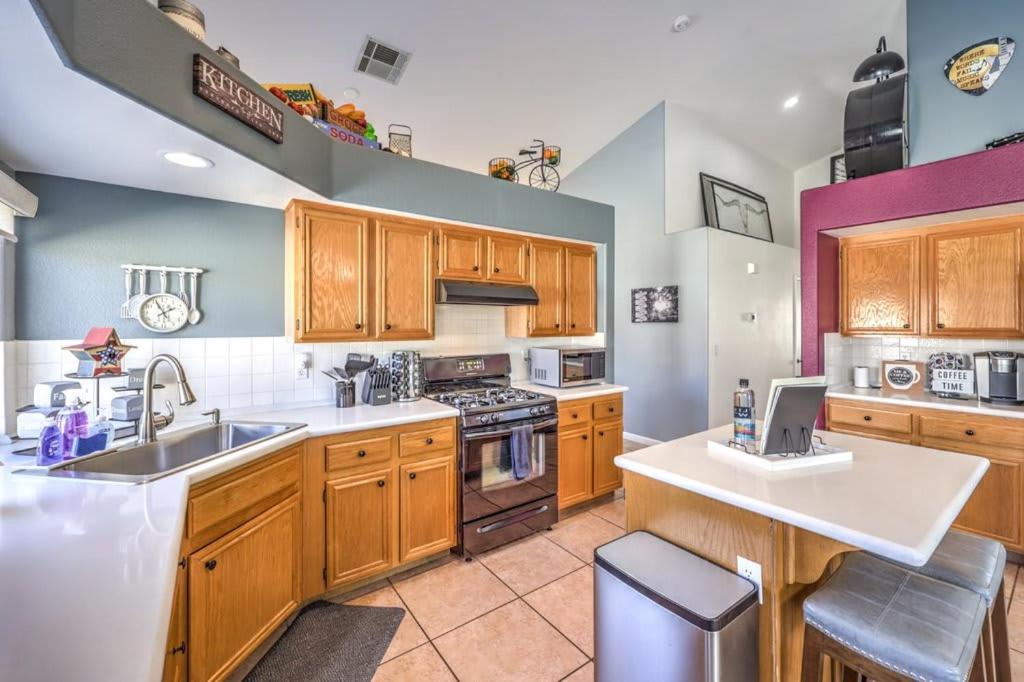 Family Fun For Everyone In Las Vegas- 4 Bedrooms, Billiards, Game Room Henderson Esterno foto